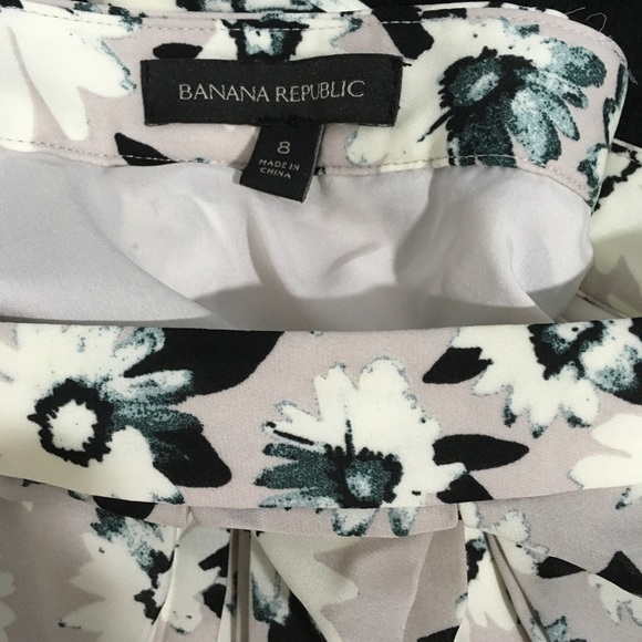 Banana Republic Gray Floral Box Pleat Skirt - Picture 5 of 6